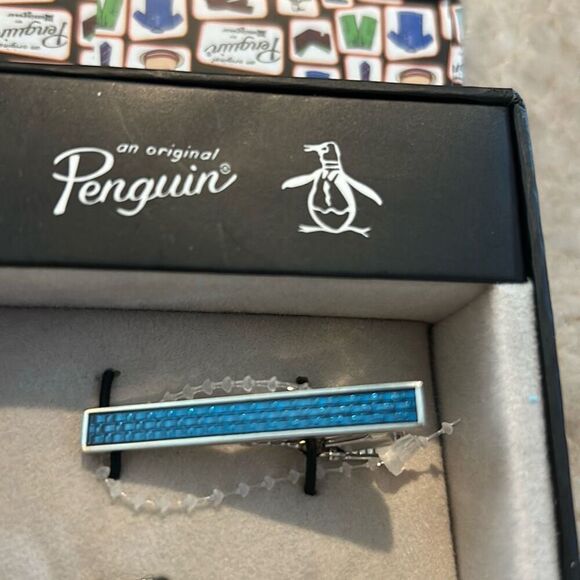 Original Penguin by Munsingwear Cuff Links Tie Pin Set Gift Box Casino Cards New - Picture 3 of 4